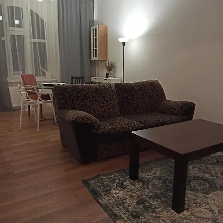 公寓 Rozeta Centrum 6os 莱格尼察